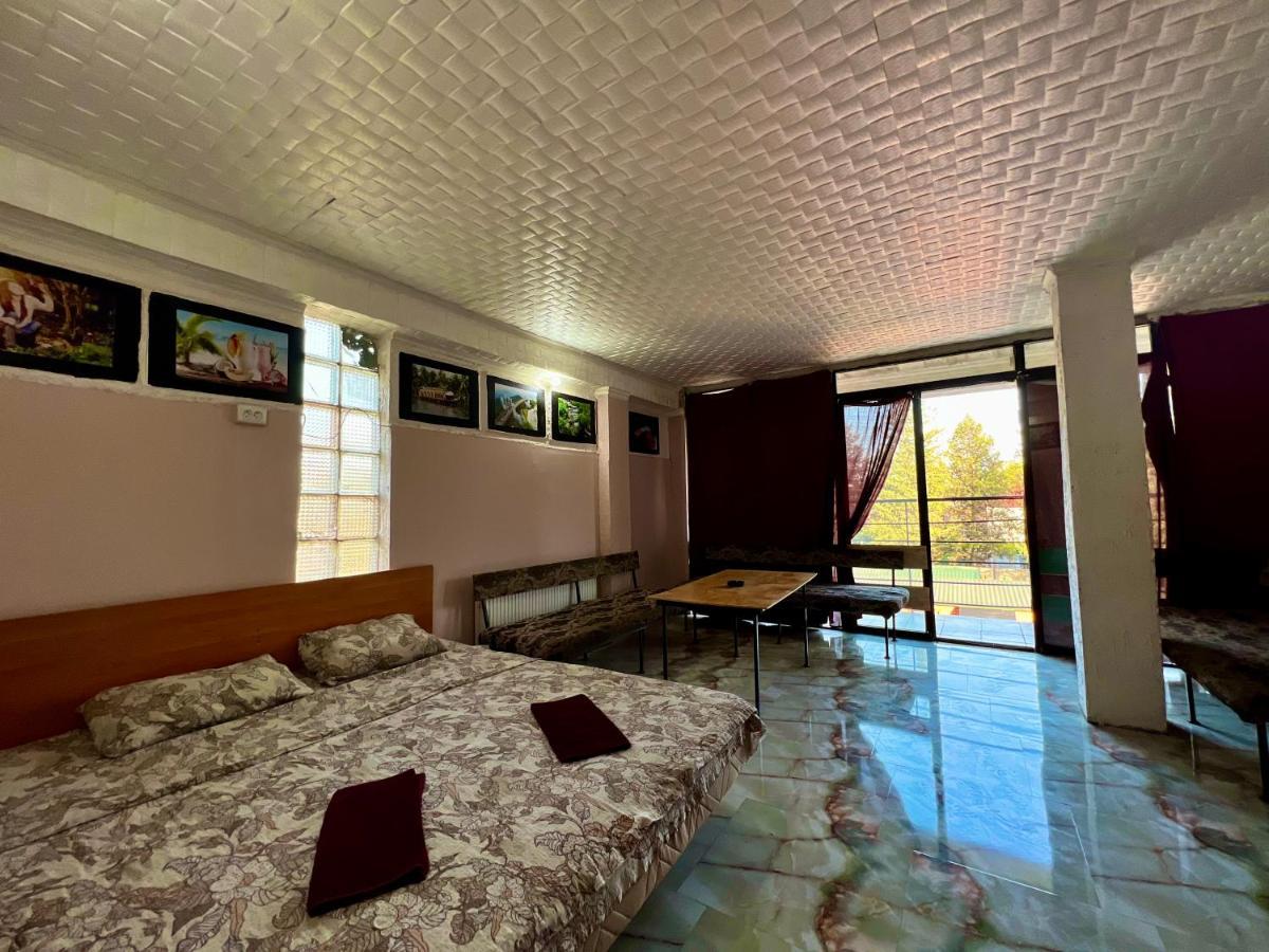 Smile Guesthouse Tbilisi Bagian luar foto