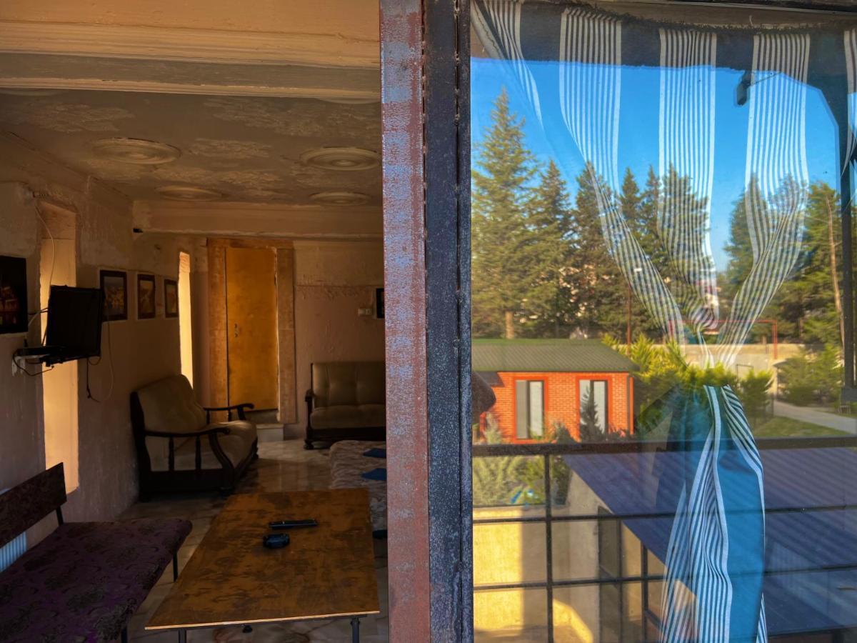 Smile Guesthouse Tbilisi Bagian luar foto