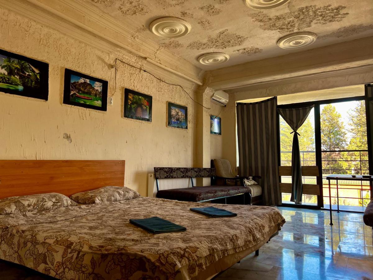 Smile Guesthouse Tbilisi Bagian luar foto