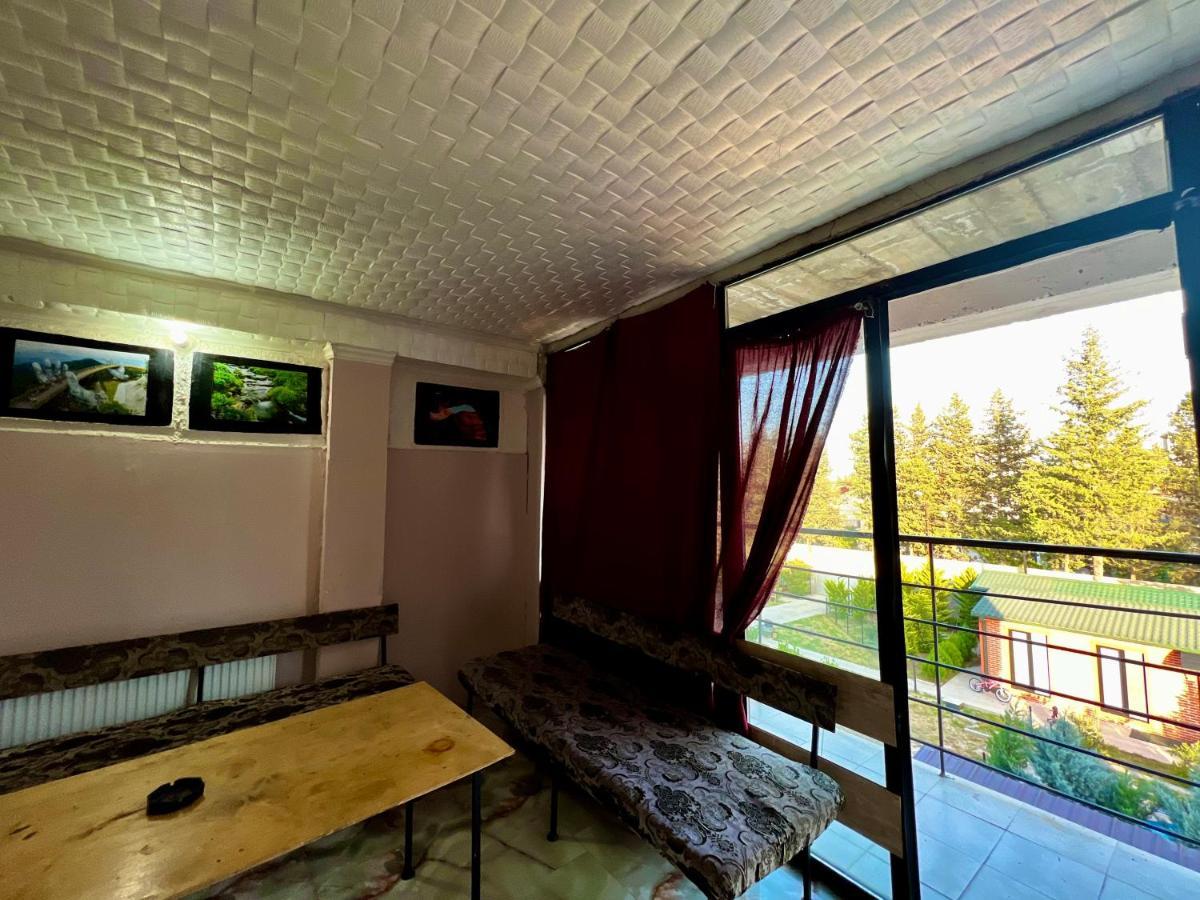 Smile Guesthouse Tbilisi Bagian luar foto