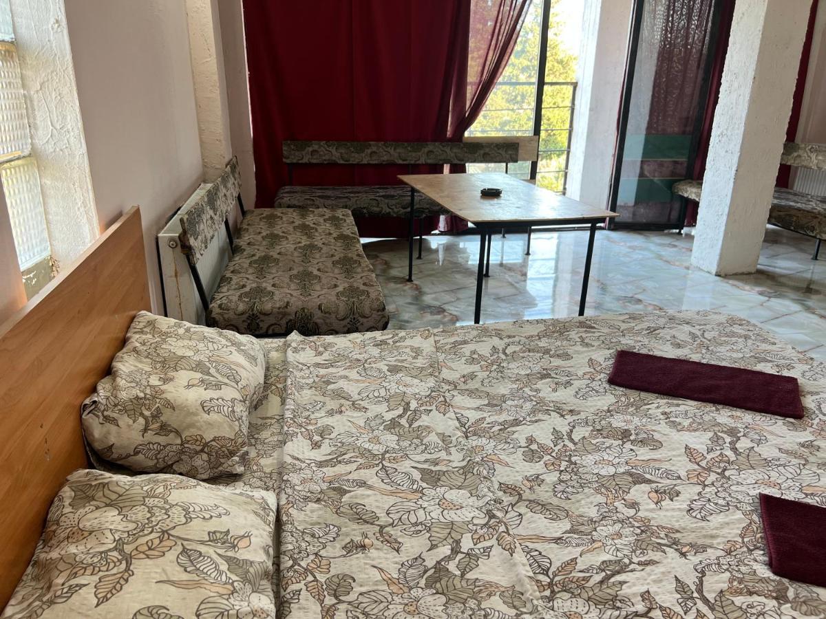 Smile Guesthouse Tbilisi Bagian luar foto