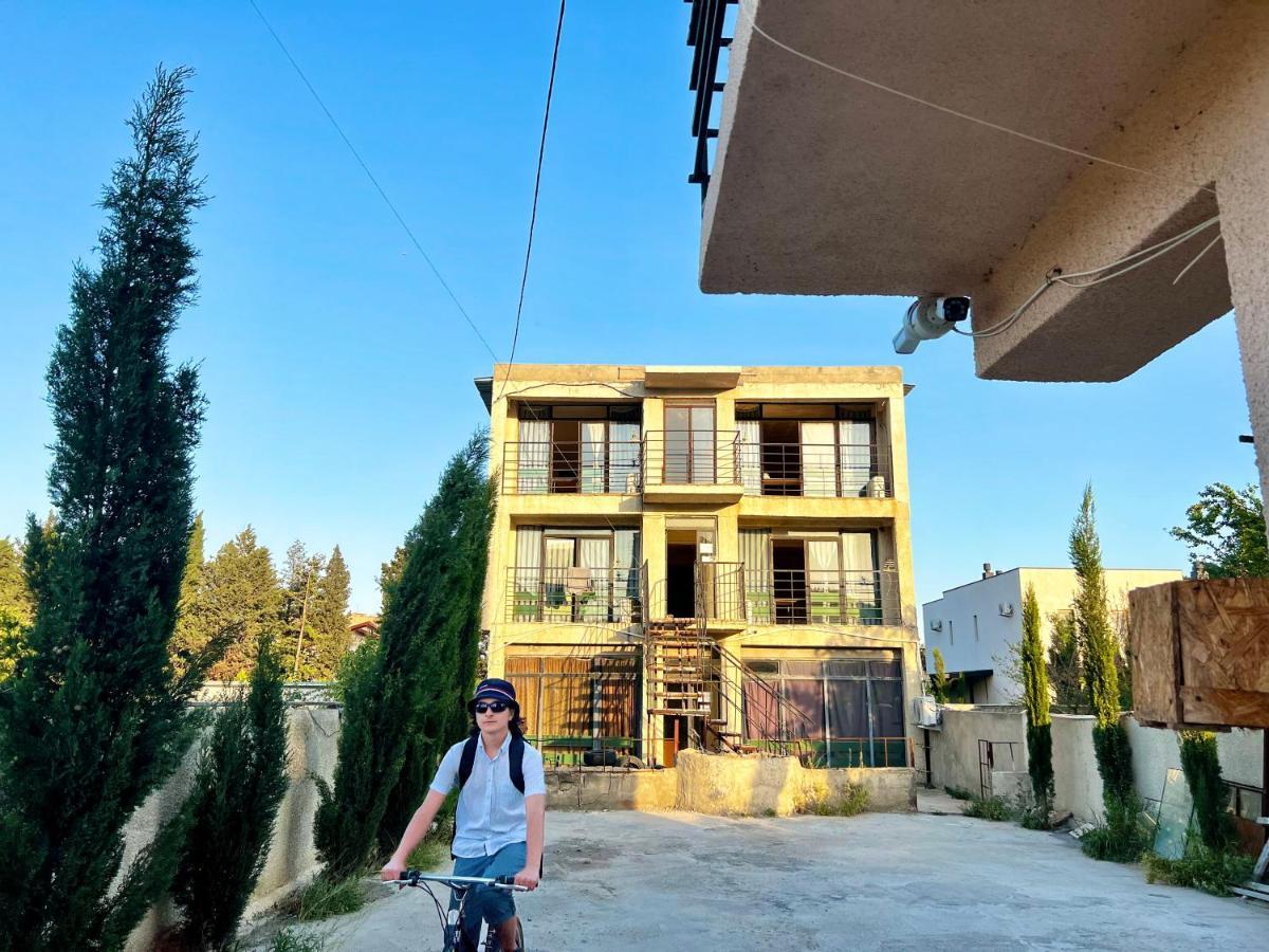 Smile Guesthouse Tbilisi Bagian luar foto