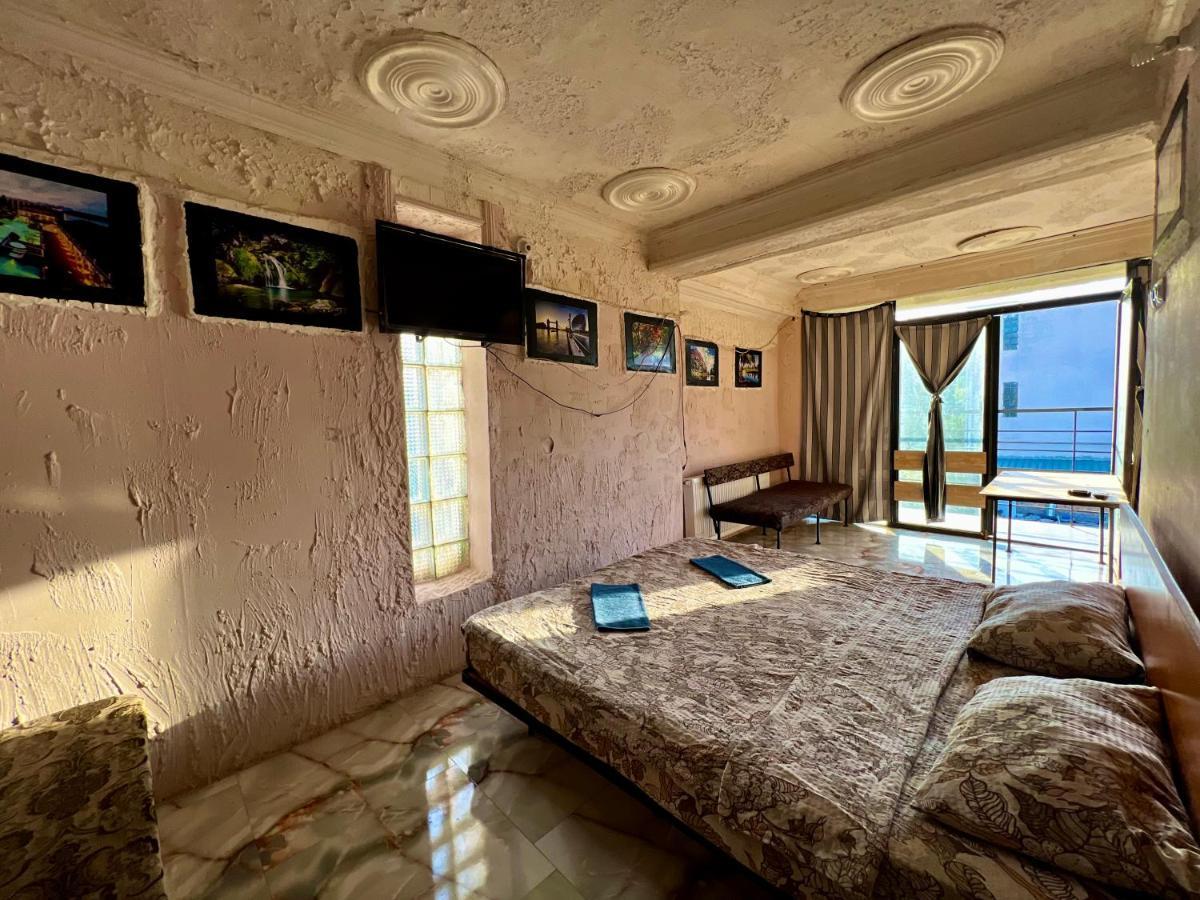 Smile Guesthouse Tbilisi Bagian luar foto