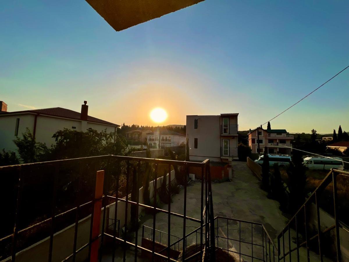 Smile Guesthouse Tbilisi Bagian luar foto
