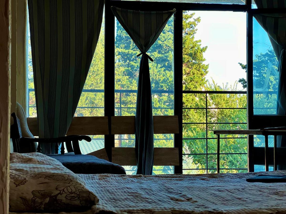 Smile Guesthouse Tbilisi Bagian luar foto