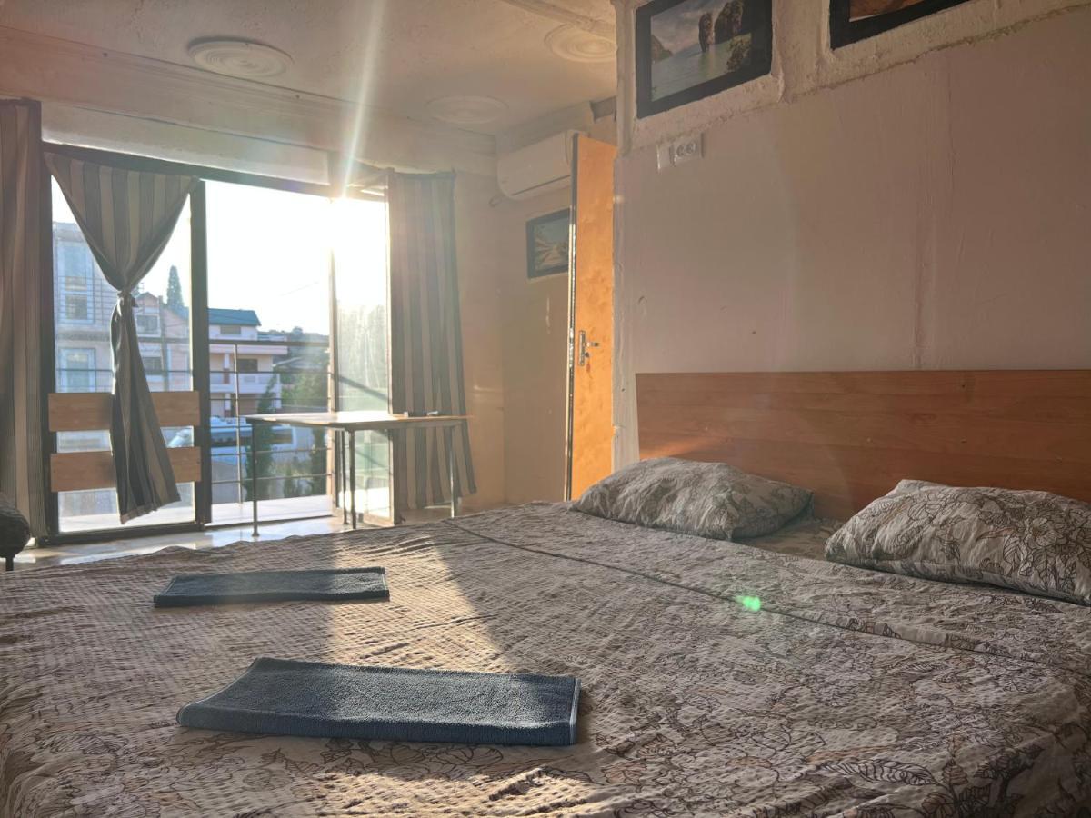 Smile Guesthouse Tbilisi Bagian luar foto