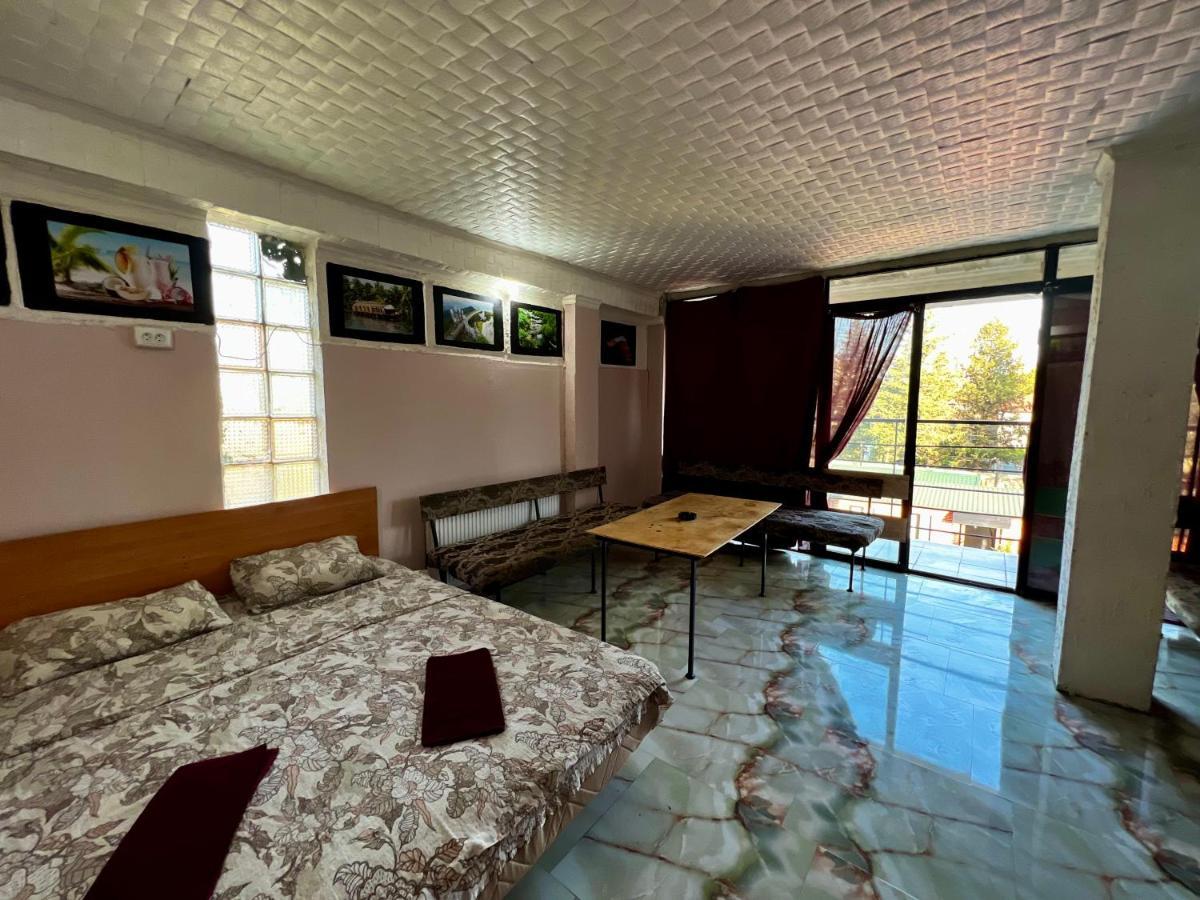 Smile Guesthouse Tbilisi Bagian luar foto
