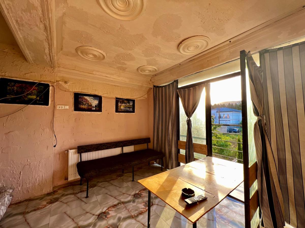 Smile Guesthouse Tbilisi Bagian luar foto