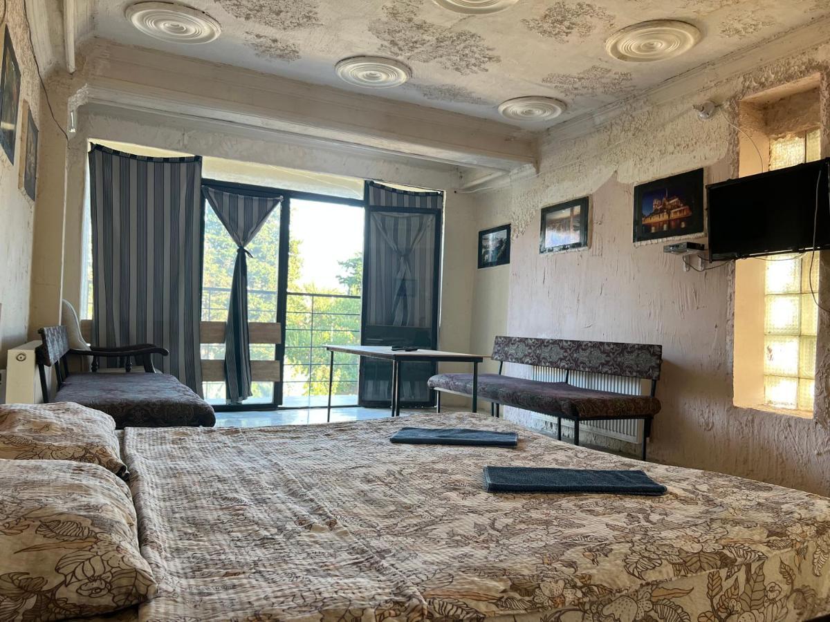 Smile Guesthouse Tbilisi Bagian luar foto
